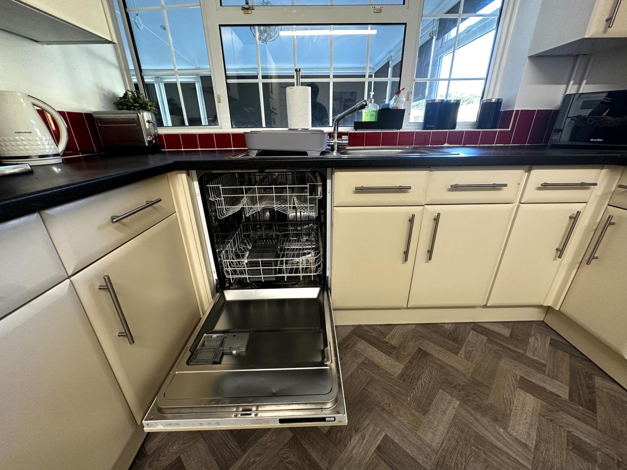 Kennedy Villa - 5 Bedroom House With Hot Tub, Wifi, Free Parkings, Close To Bicester Village Exterior foto