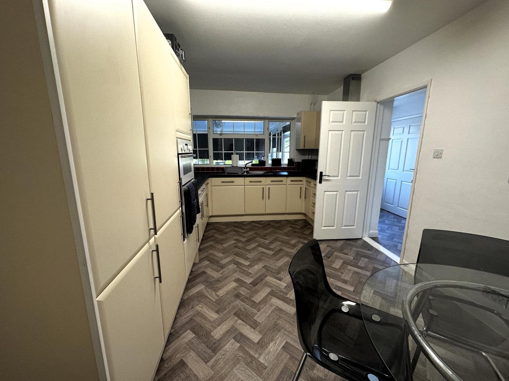 Kennedy Villa - 5 Bedroom House With Hot Tub, Wifi, Free Parkings, Close To Bicester Village Exterior foto